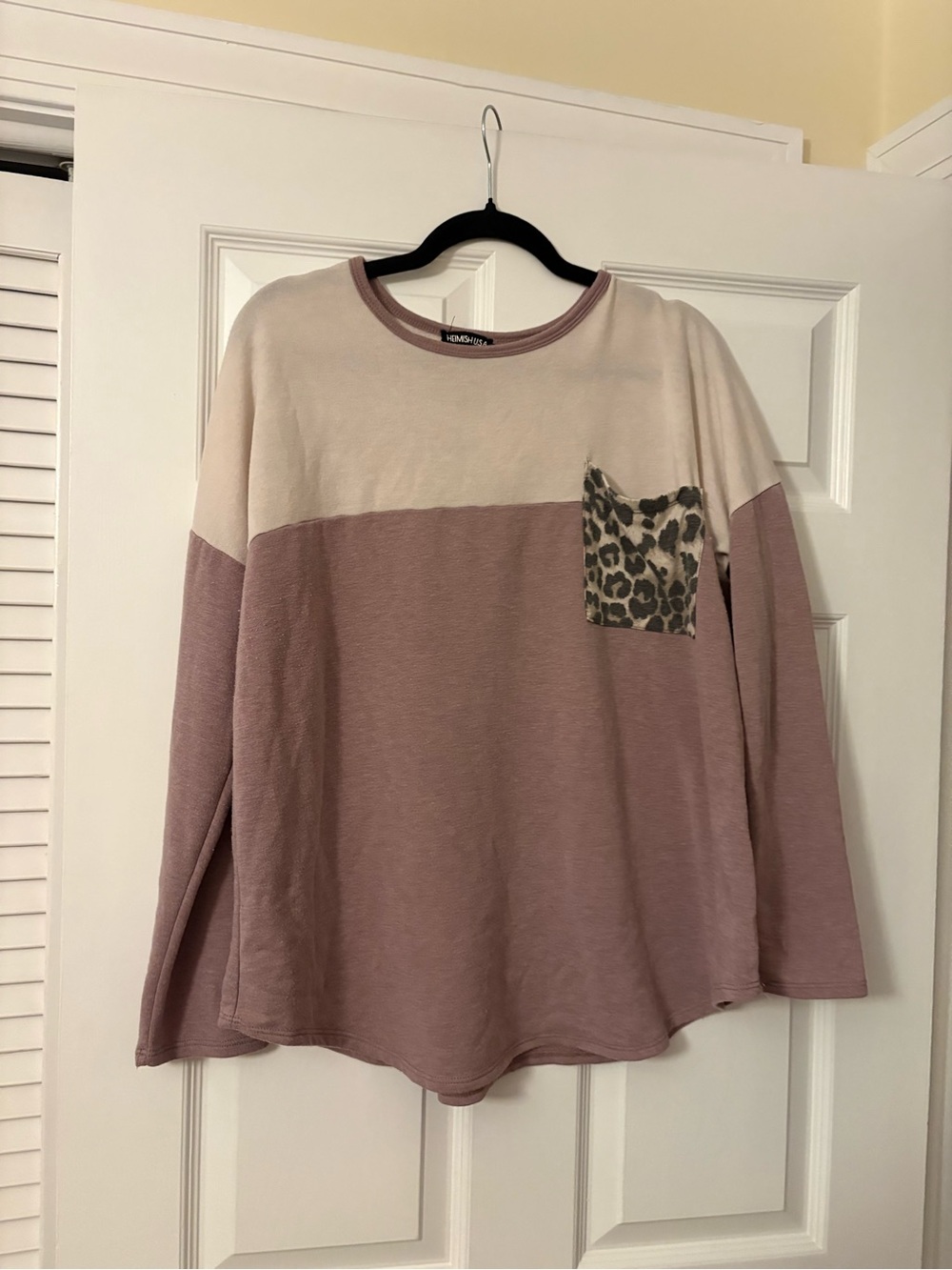 Colorblock Long Sleeve Top with Leopard Pocket